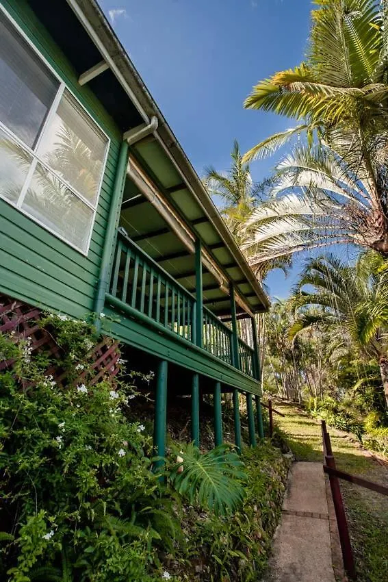 Birdsong Train Carriage Cabins Palmwoods 0*,